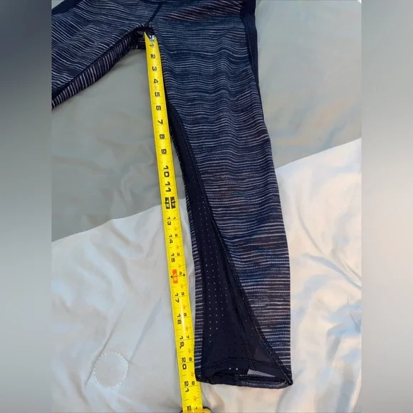 Lululemon Women Cropped Capri Leggings Size 4 Black CA 35801 RN 106259 - Picture 8 of 9